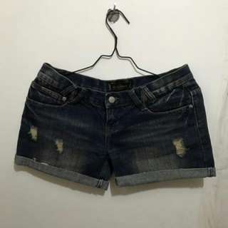 Celana Pendek Jeans