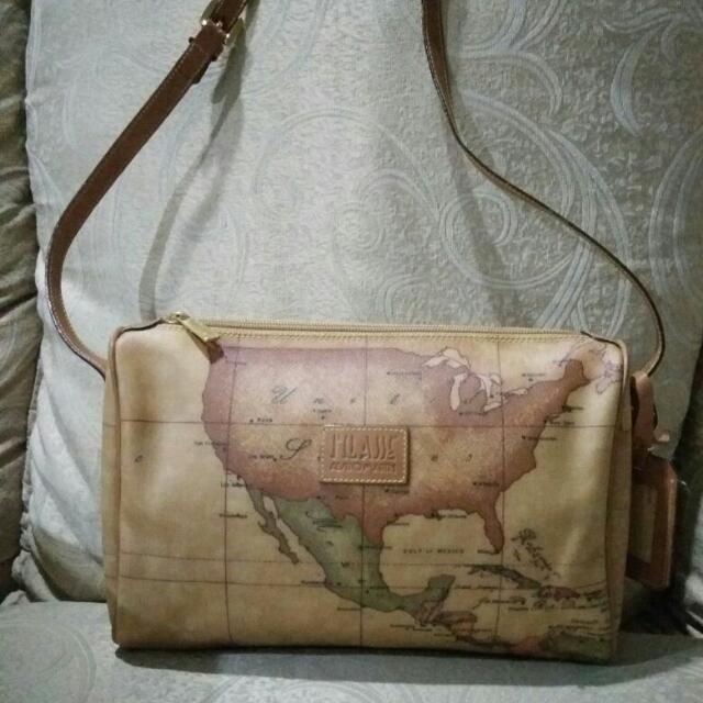 alviero martini sling bag