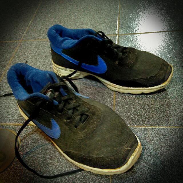 Sepatu Adidas Hitam Putih Fesyen Pria Sepatu Di Carousell