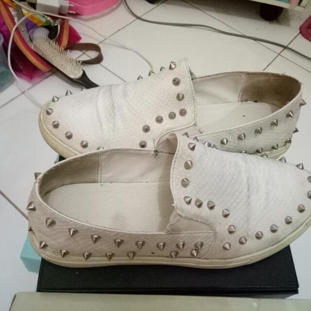 Zalora sneakers wanita 2025