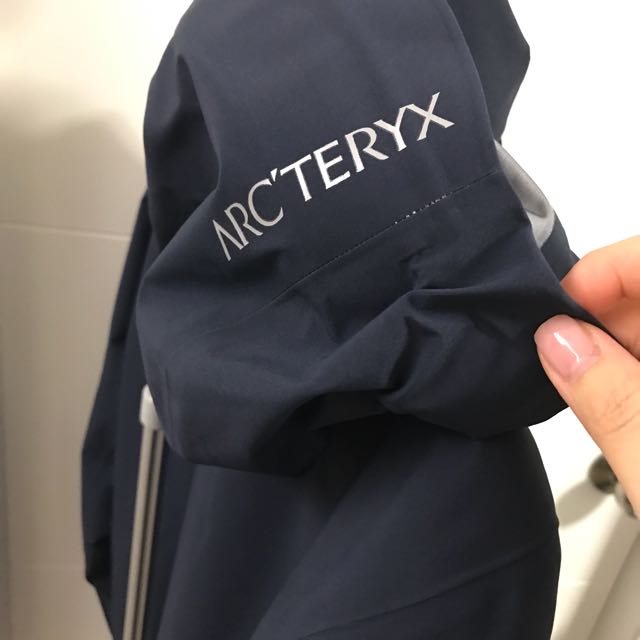 Arcteryx Iser Jacket tag