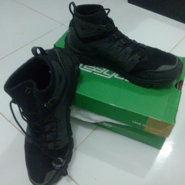 League Kumo 1 5 Kb Mid Olah Raga Baju Olahraga Di Carousell