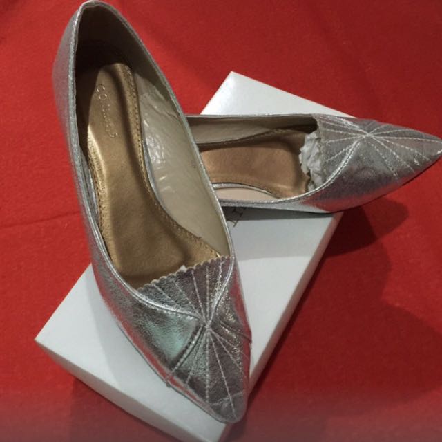 New Icon Ninety9 Flat Shoes Silver Fesyen Wanita Sepatu Di Carousell