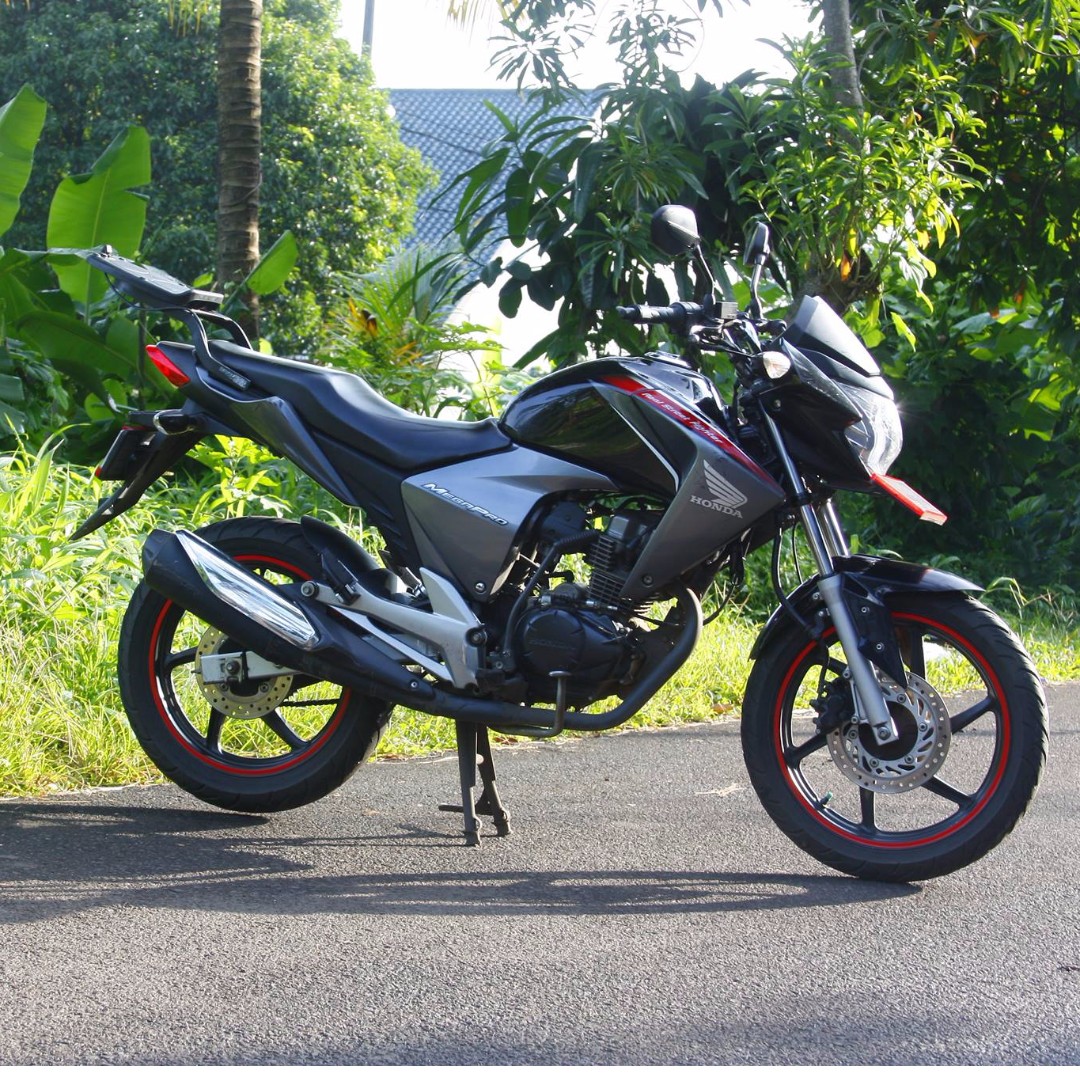 New Megarpo Thn 2012 Bonus Jacket New Megapro Box GIVI E33 New Megarpo Thn 2012 Bonus Jacket New Megapro Box GIVI E33