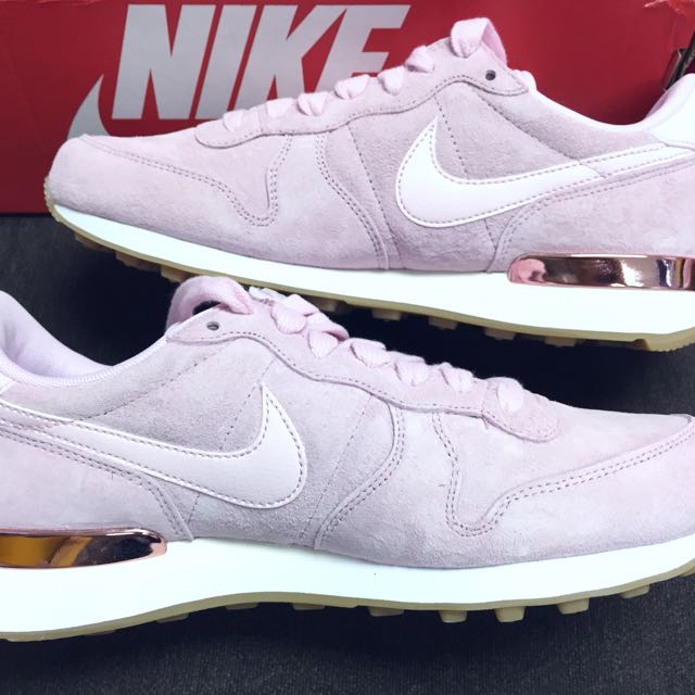 Nike internationalist shop pearl pink