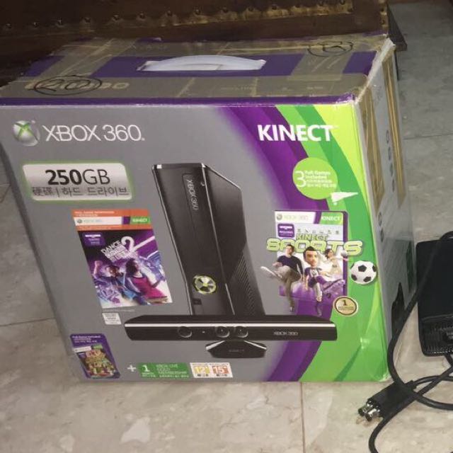 Xbox 360 Slim 250gb Console Kinect Sensor 2 Wireless Controllers Toys Games Video Gaming Consoles On Carousell