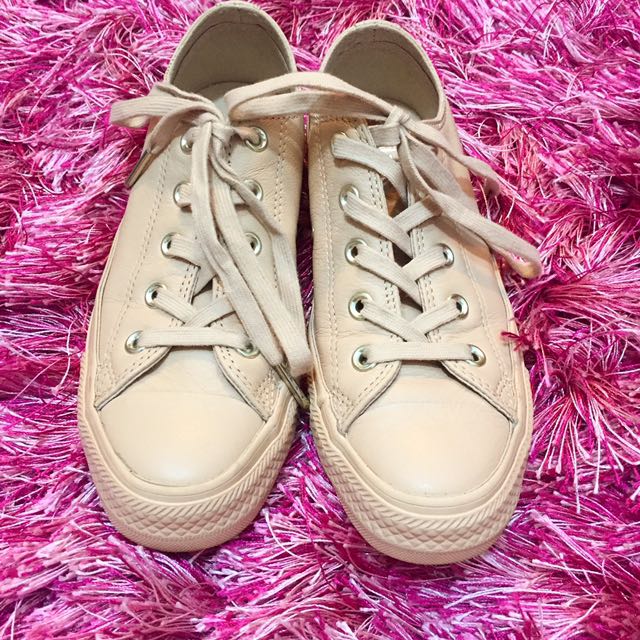 Converse amberlight light gold top