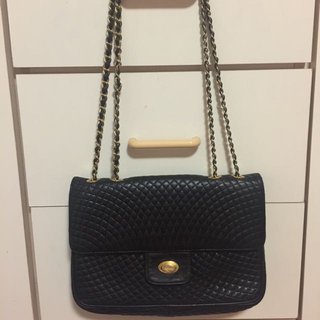 Bally Quilted Flap Chain Bag In Black