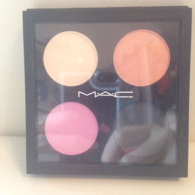 Mac Eye Shadow （分類：化妝品）位於 Hong Kong。 由 chinsss 提交（商品編號 106911799，圖片 1）。簡介： 。