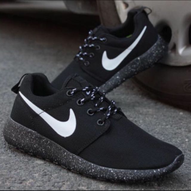 Nike Roshe Run Oreo, Women's Fashion 