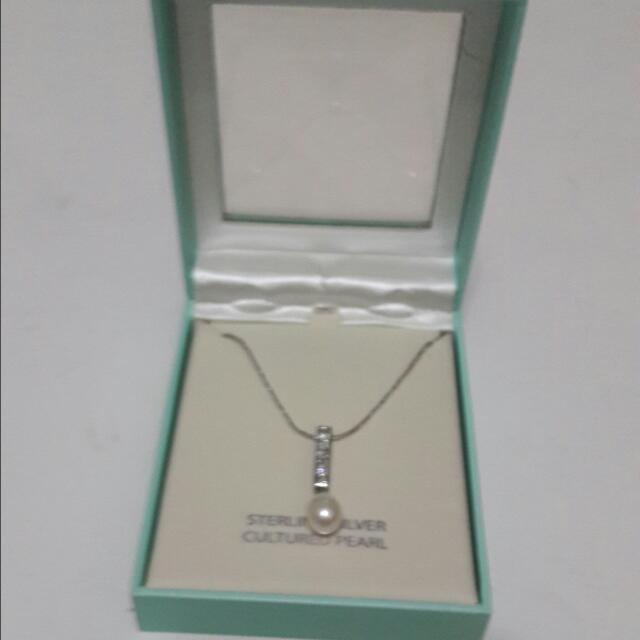 Toscow Necklace Sterling Silver Cultured Pearl Women S Fashion Jewellery On Carousell