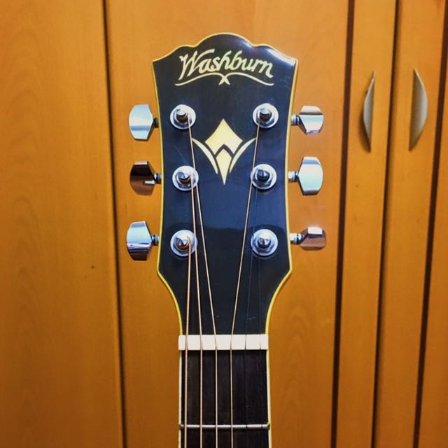 Washburn WD10CE Dreadnought Cutaway Acoustic Guitar, Hobbies & Toys