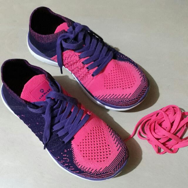 purple airwalk shoes