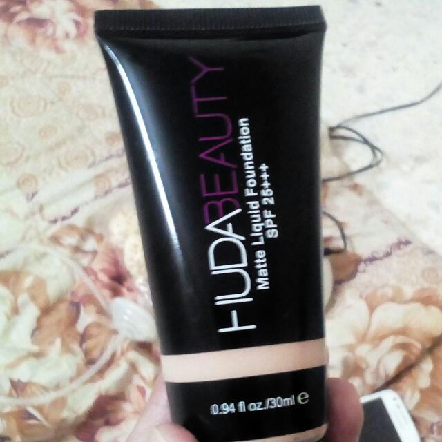 huda liquid foundation