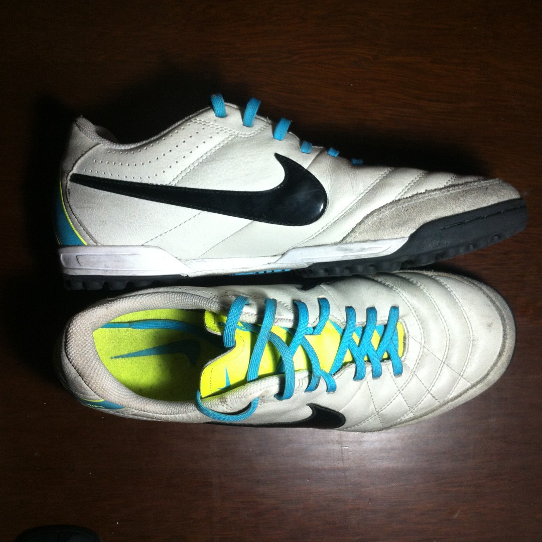 Nike Tiempo Natural IV, Olah Raga, Perlengkapan Olahraga Lainnya di  Carousell