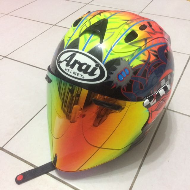 Perbezaan helmet shop arai original