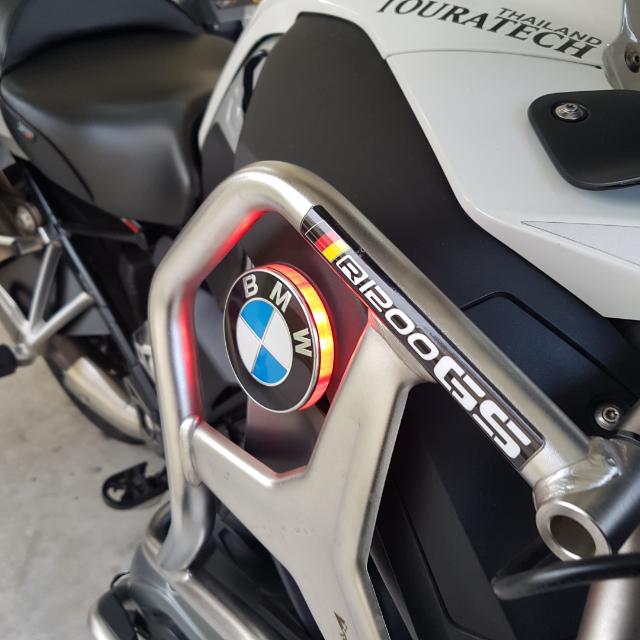 bmw r1200gs emblem light