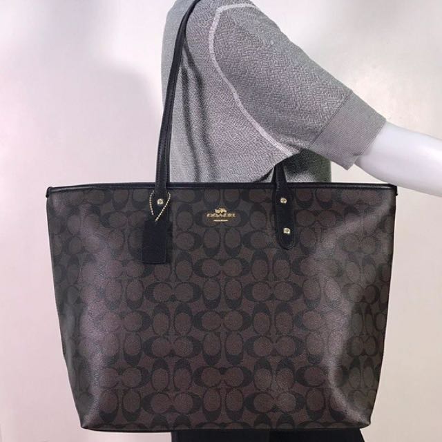 coach tote monogram