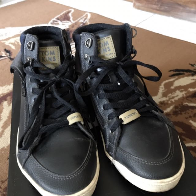 Tomkins 86 Size 40 25 6 Cm Fesyen Pria Sepatu Di Carousell