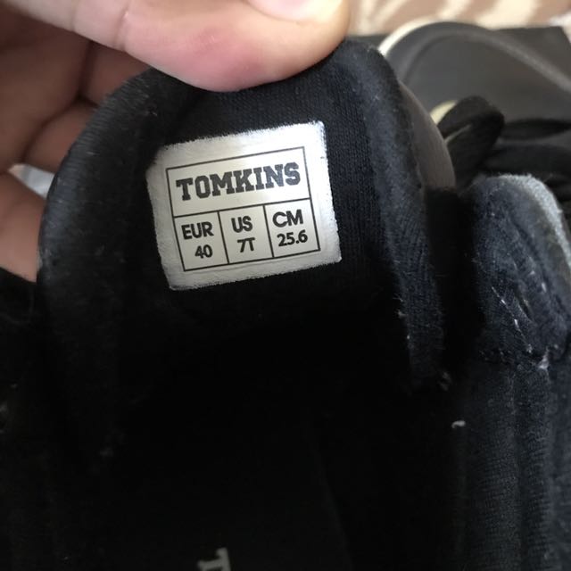 Tomkins 86 Size 40 25 6 Cm Fesyen Pria Sepatu Di Carousell