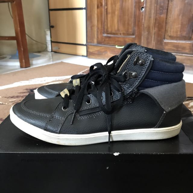 Tomkins 86 Size 40 25 6 Cm Fesyen Pria Sepatu Di Carousell