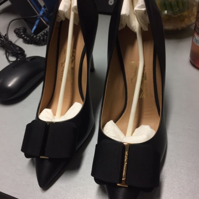 ferragamo heels sale