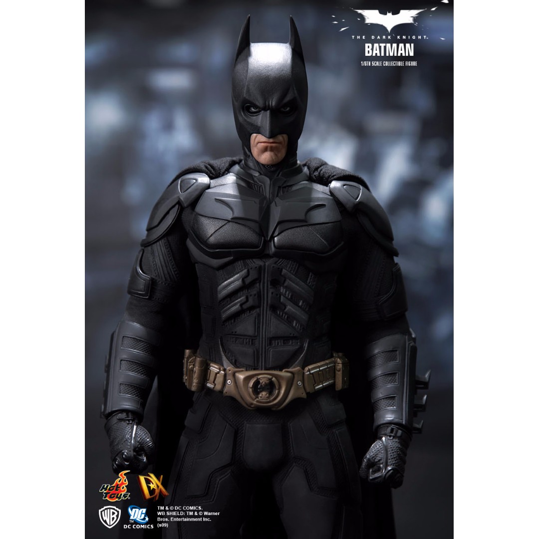 Hot Toys 1:6 DX02 The Dark Knight Batman Figure Light-up Deluxe Stand