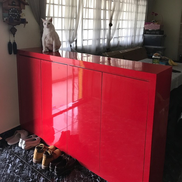 red shoe cabinet (l7ft x h3ft x d14")