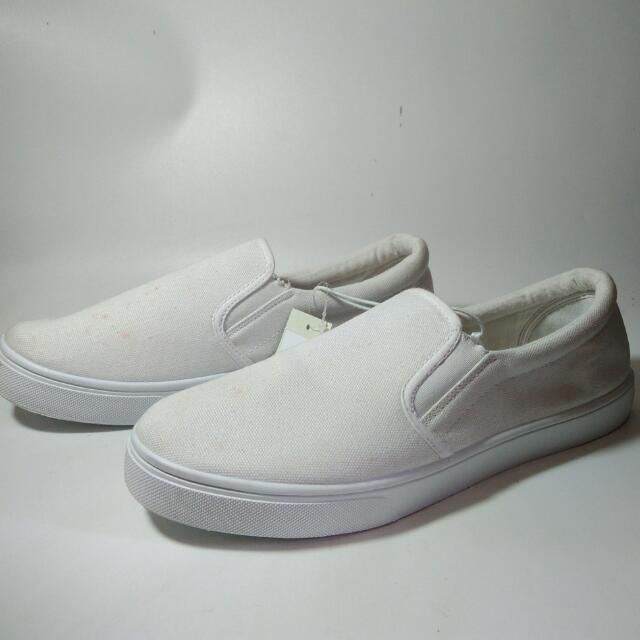 vans putih slip on