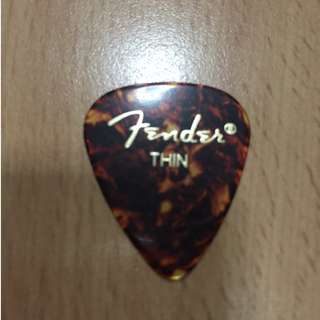 Authentic Fender Classic Celluloid Guitar Pick Shell (Thin)