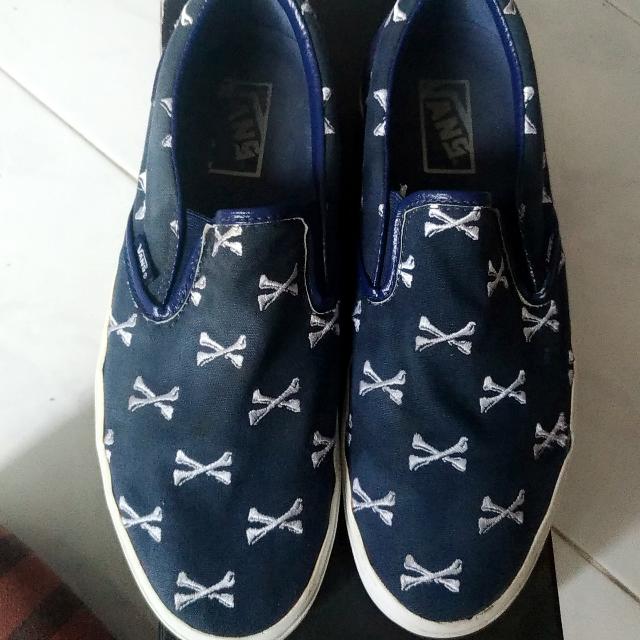 wtaps slip on