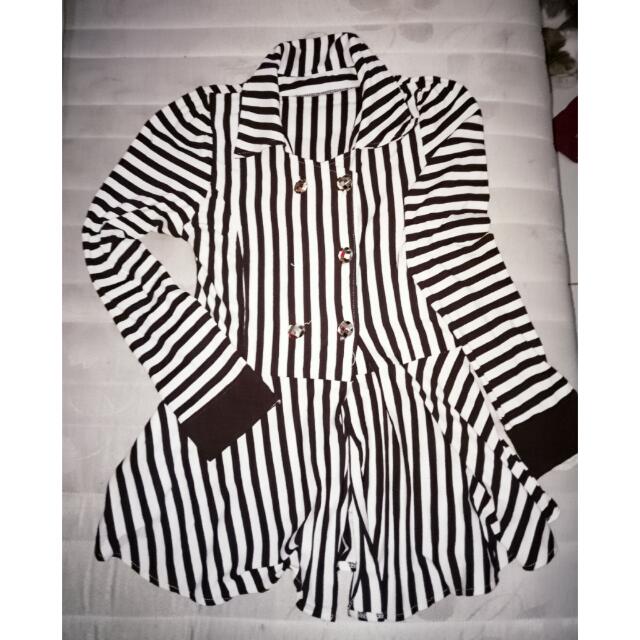 Atasan Motif Garis Garis Looking For On Carousell