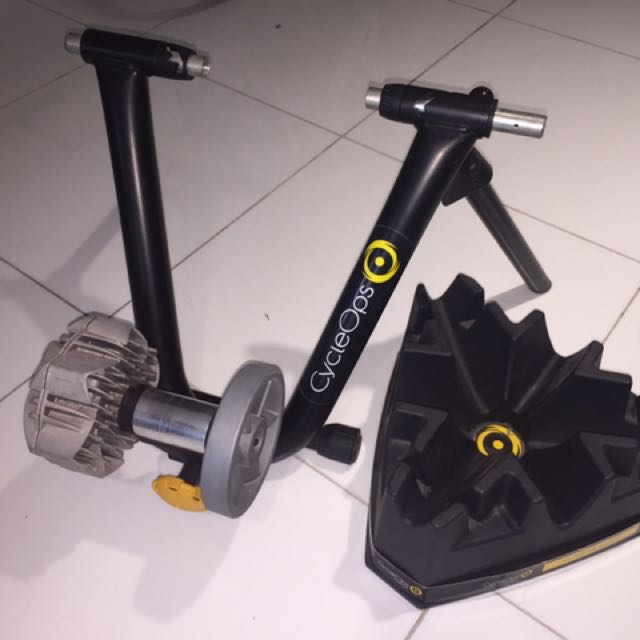 CycleOps Fluid 2 Trainer With Riser Block, Sports Equipment, Bicycles ...