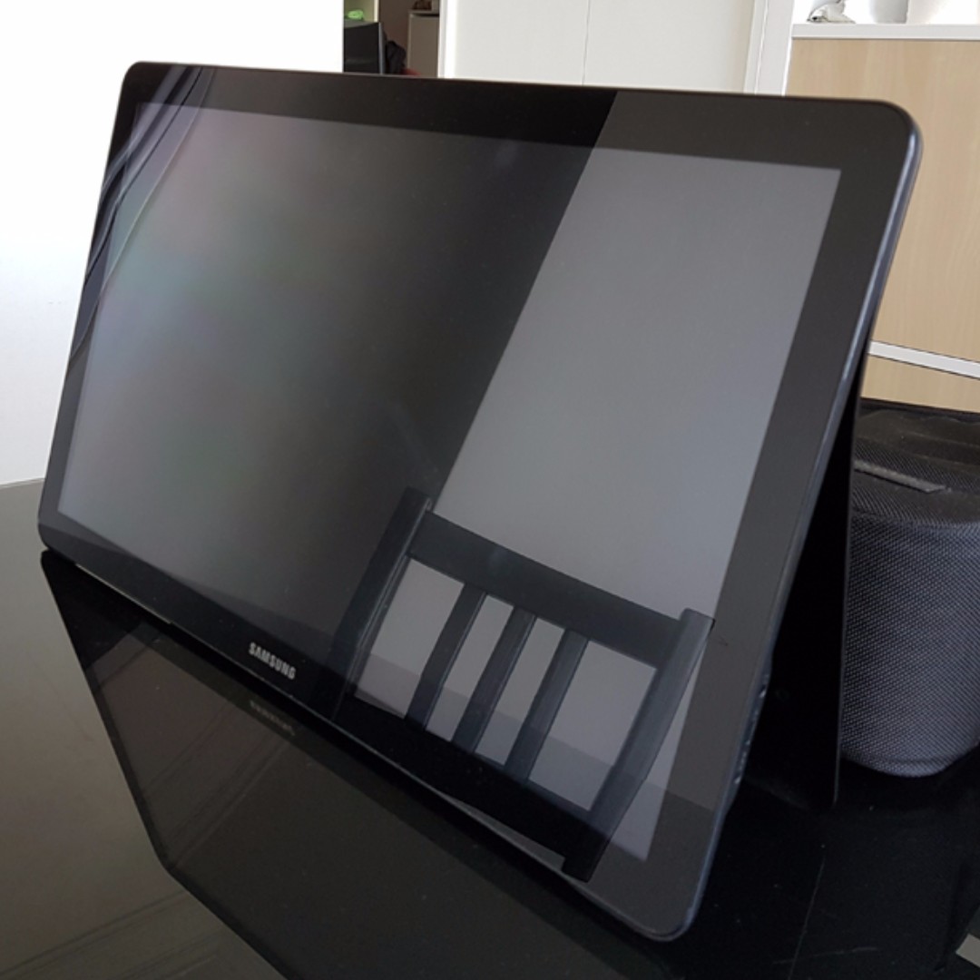 Samsung Galaxy View 18.4" 32GB Tablets (WiFi + 4GLTE), Mobile Phones