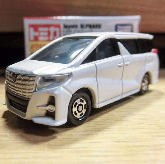 tomica toyota alphard 12