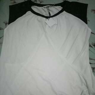 Baju Atasan calvin klein new Ukuran L Masih