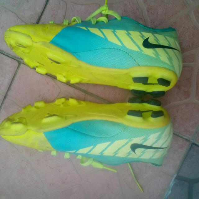 2019 kids football boots