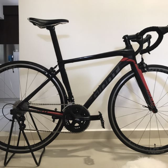 specialized pitch black