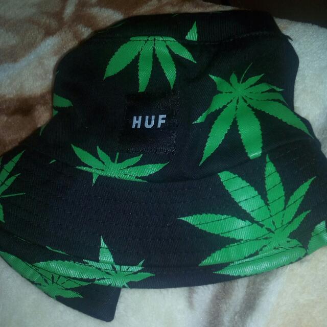 huf bucket hat weed