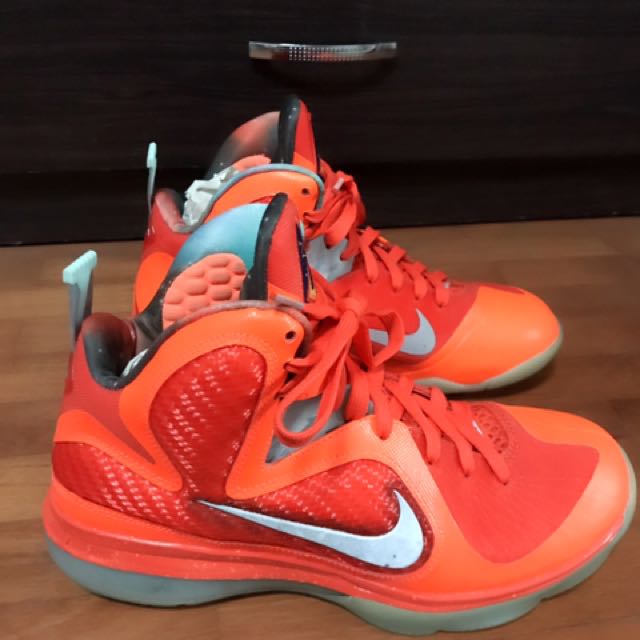 lebron galaxy shoes