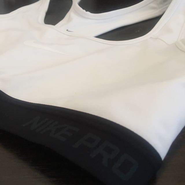 nike pro bralette