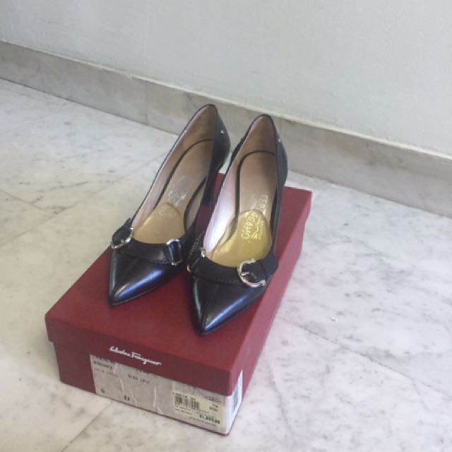 black heels size 6