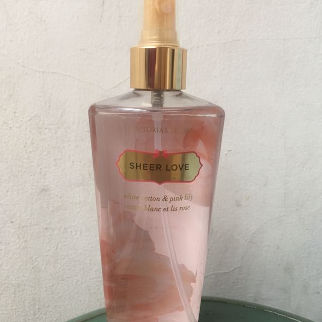 Victoria's Secret Fragrance Mist Sheer Love (old packaging)