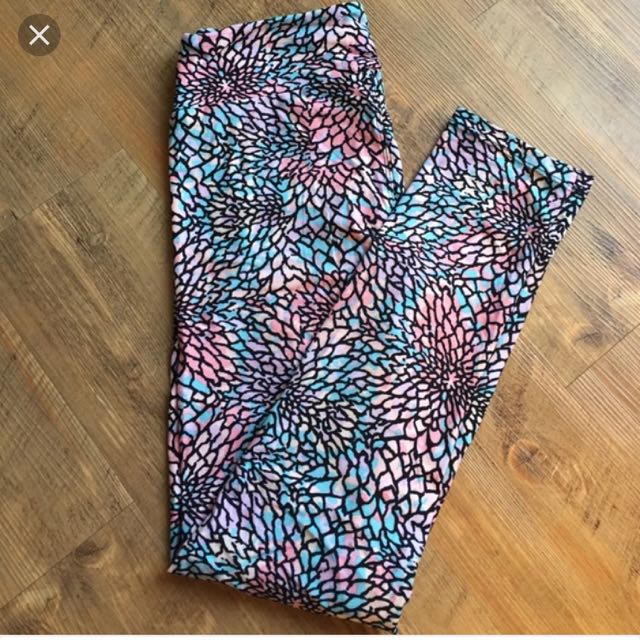 Lularoe OS Mermaid Scales Leggings Women s Fashion Bottoms Other Bottoms on Carousell