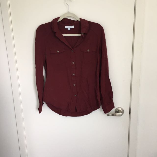 Red Button Down (Category: Clothes) located in Toronto. Submitted by morganisaurus (Listing ID 108223624, Image 1). Description: .