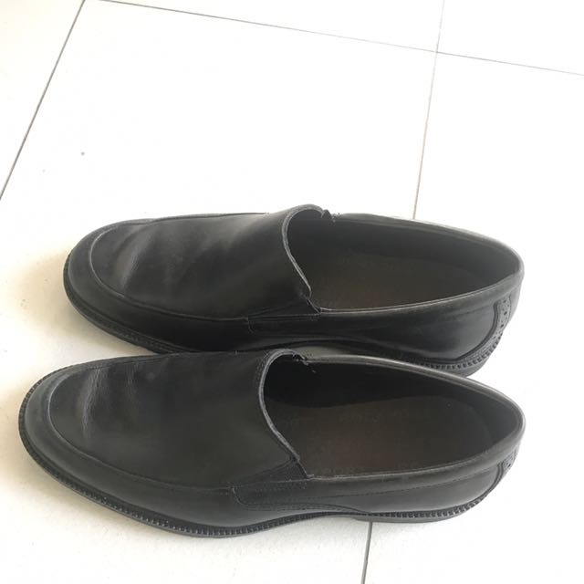 Leather Shoes. Size- US 7, Europe 40 