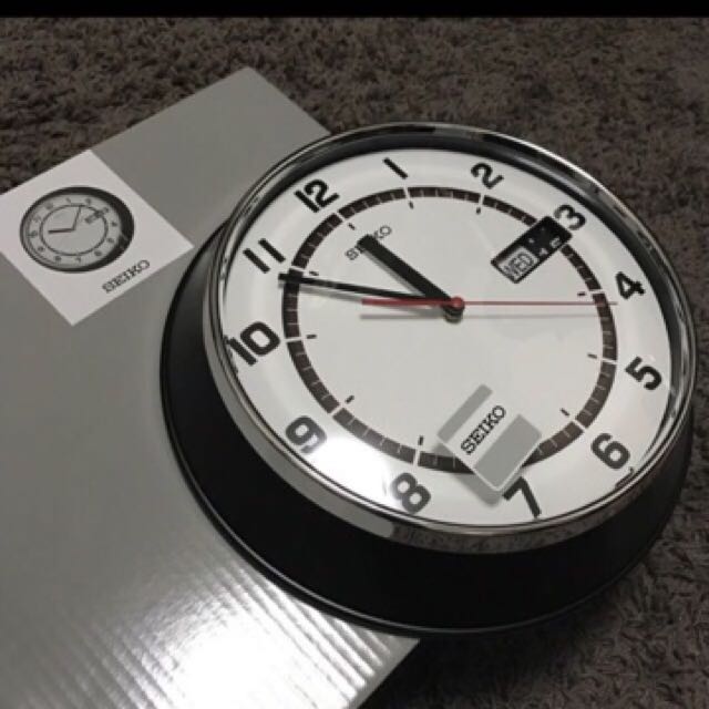 Sale Offer Seiko Classic Retro Wall Clock 98 Black White Bnib Limited Stock Analog Day Date First Come First Served Furniture Home Decor On Carousell
