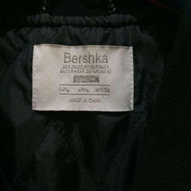 Bershka Faux Leather Bomber Jacket Fesyen Wanita Pakaian Wanita Di Carousell