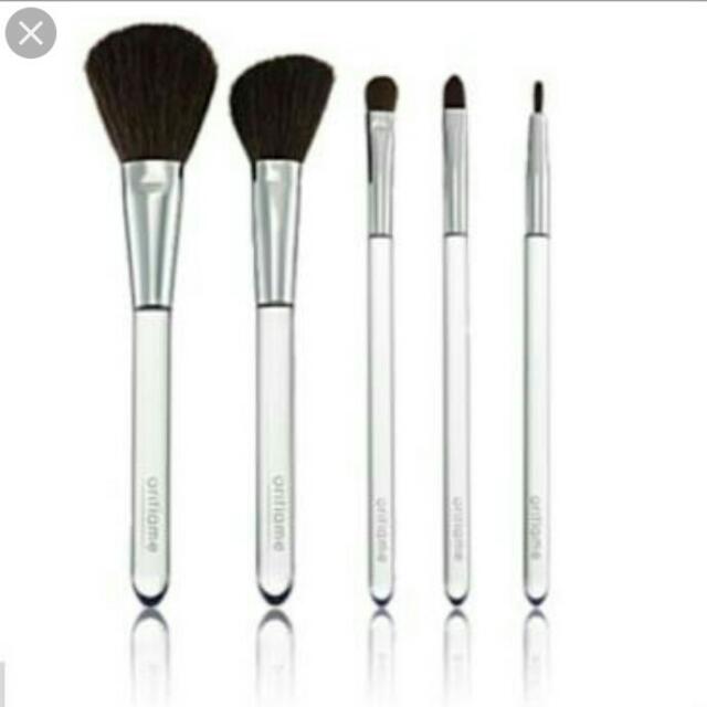 Brush Set Oriflame, Women's Fashion, Women's Accessories on Carousell