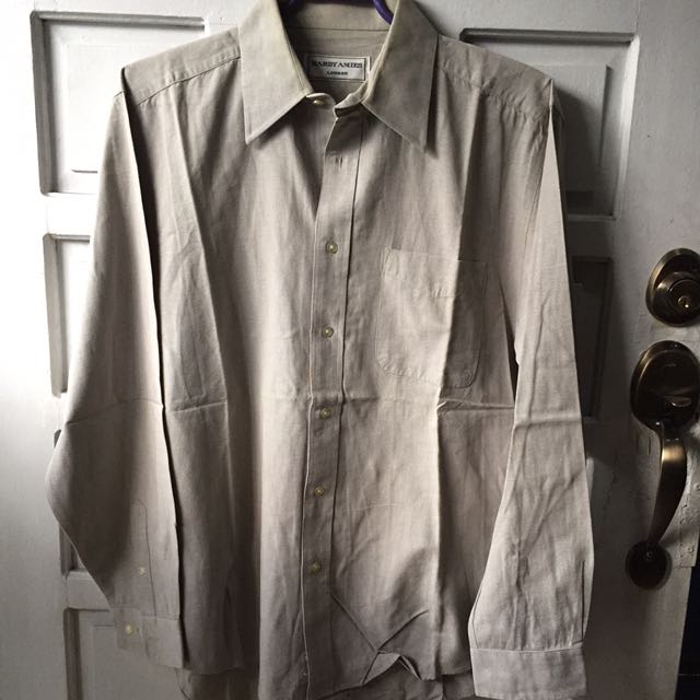 Hardy Amies Button Down Polo (Category: Tshirts & Polo Shirts ) located in Manila. Submitted by artsygunda (Listing ID 108498756, Image 1). Description: .